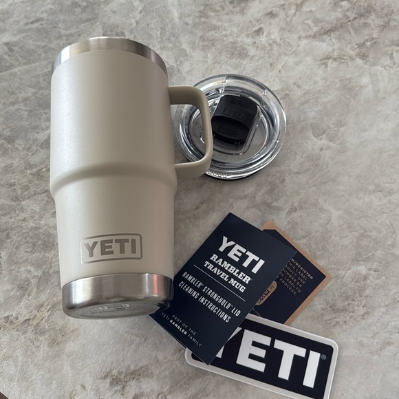 YETI RAMBLER 20 OZ TRAVEL MUG
WITH STRONGHOLD LID CAPE TAUPE - Picture 13 of 14